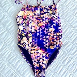 JOLYN DAYNO ll 2 Onesie Swimsuit Sz 32 Print
